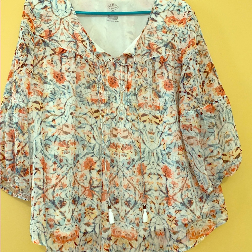 Lightweight pretty print 3/4 sleeve, petite top 2X